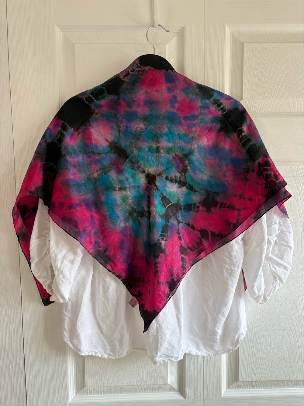 VNTG Javana Hand Painted Silk Vibrant Tie-Dye Scarf Pink Blue Black Career Artsy